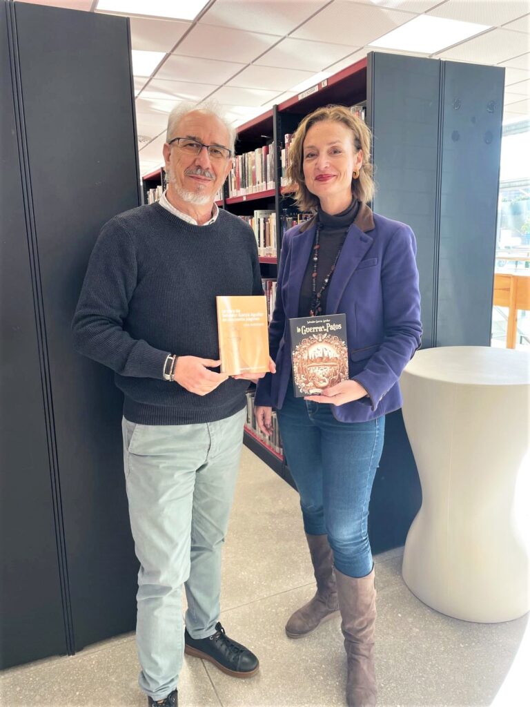 Concejala de Cultura, Maria Teresa Hernández y director de la Red Municipal de Biblitoecas, Ángel Verdú